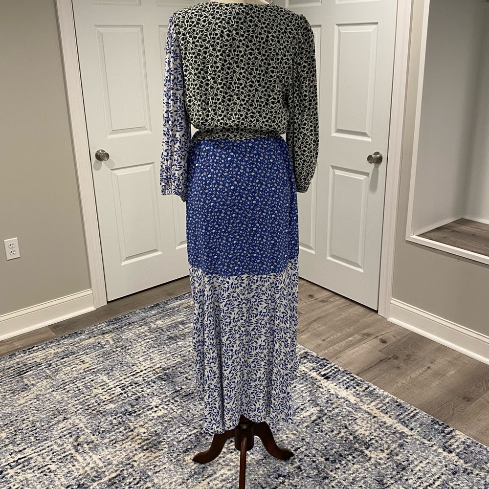 Floral Wrap Flare Dress - Picture 8 of 16
